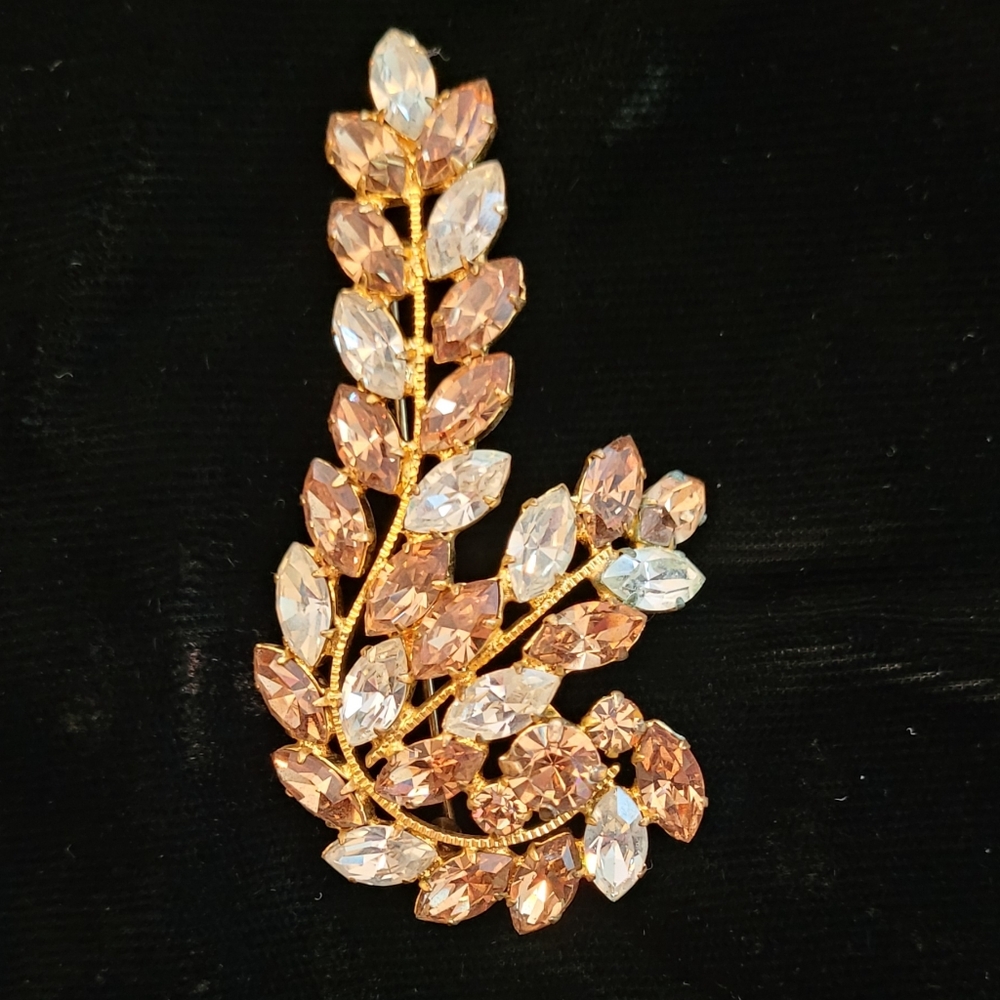 Gorgeous Vintage Crystal Leaf Brooch Made In Austria